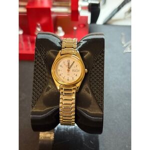 Seiko Quartz Watch Women Small Gold Day Date Vintage Analog 7N83-6A09